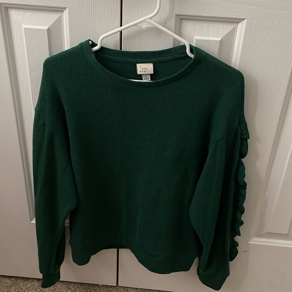 Dark Green Ruffle Sleeve Sweatshirt - Picture 2 of 6